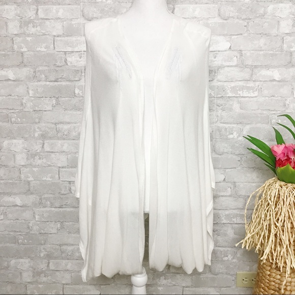 ark & CO. | 🆕Off White Cardigan Sm - Picture 2 of 8